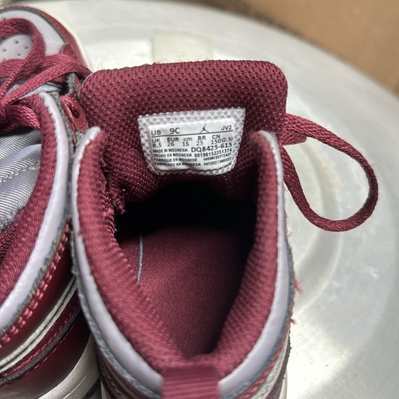 Toddler size 9C Jordan 1 - Picture 4 of 4